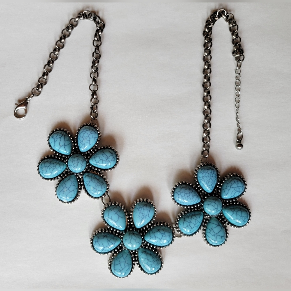 Flower necklace